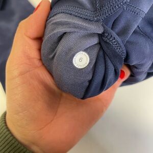 lululemon navy blue performance leggings with size tag
